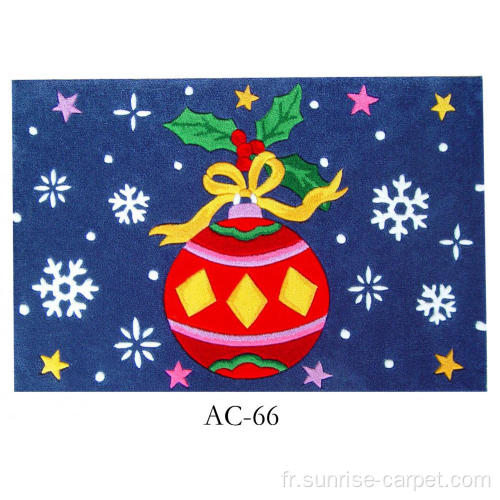 Main à touffeter tapis avec dessin de Noël